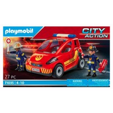 Μικρό όχημα Πυροσβεστικής με πυροσβέστες